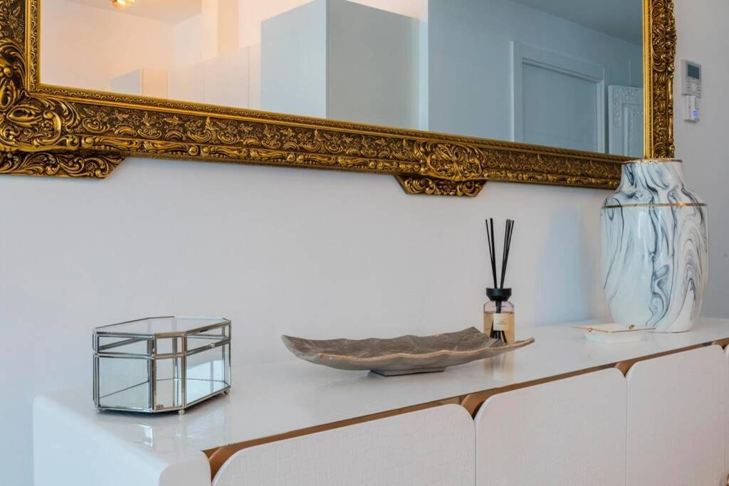 Puerto Banus Second Line, Luxury Apartement Marbella Exteriör bild